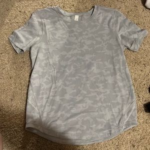 Lululemon short sleeve shirt